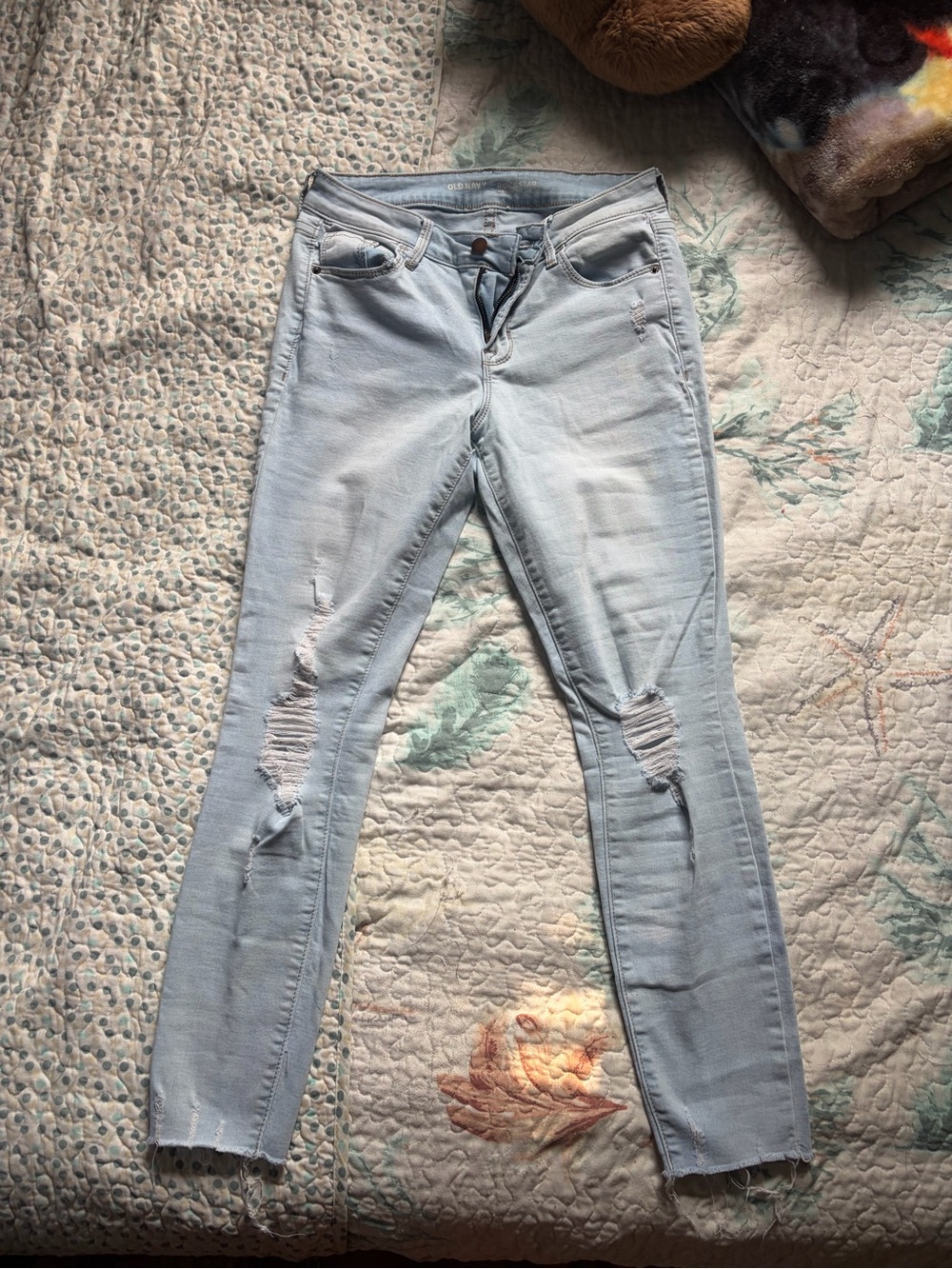 Old Navy Light Blue Distressed Skinny Jeans